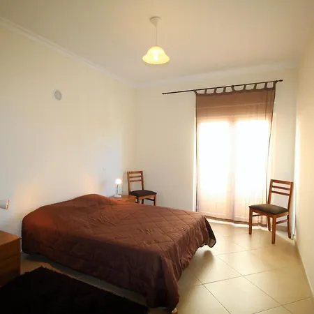 Apartamento T1 Da Rocha/1ª Linha *