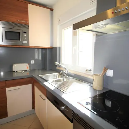 T1 Da Rocha/1ª Linha Lägenhet